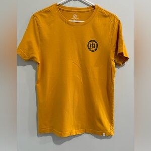 HURLEY men’s mustard T-shirt. Like New.